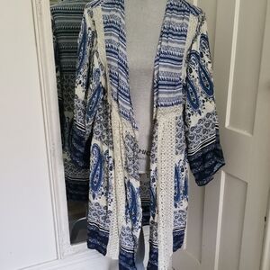 California Moonrise Beachy Floral Boho Lace Kimona Cover Up. Size L.